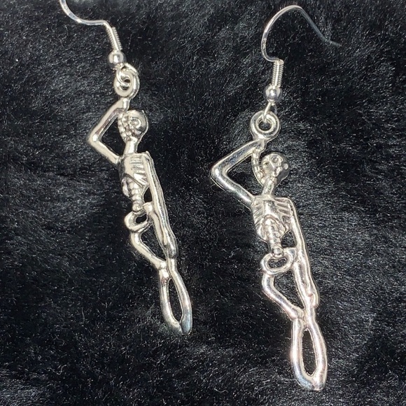 🖤🖤🖤Skeleton Earrings - Picture 1 of 5